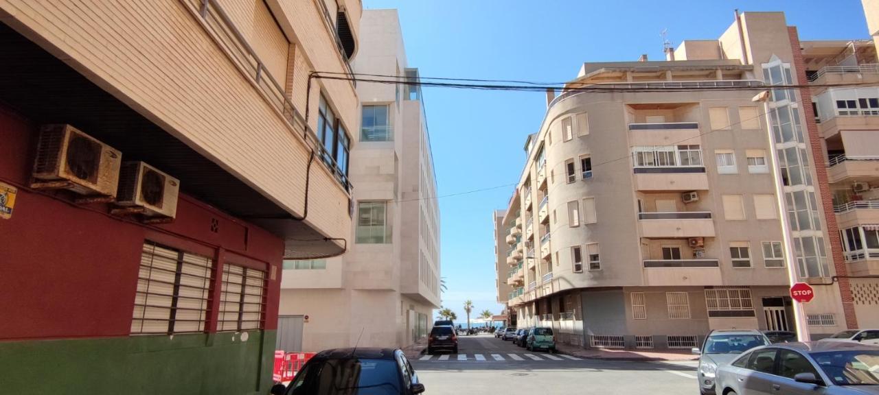 Cozy Studio Apartment Near The Beach Torrevieja Eksteriør billede